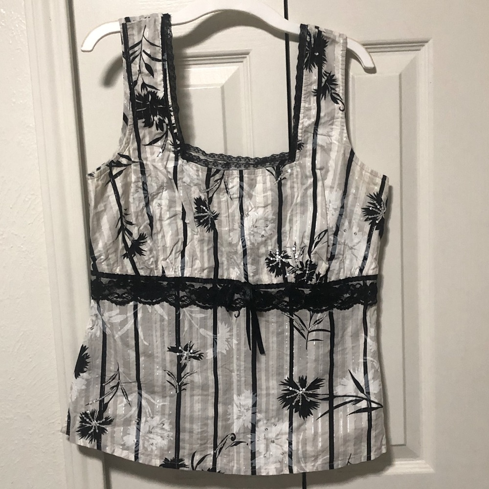Next cream and black top. UK size 14 around US M.
